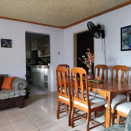 Gables Vacation Rentals With Private Gated Parking Onsite Knockpatrick ภายนอก รูปภาพ